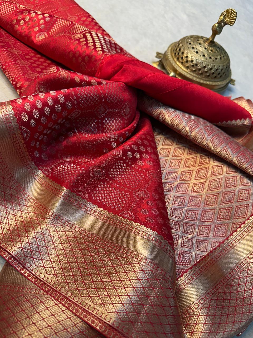 Exclusive Bridal Brocade Silk Saree with Opulent Rich Pallu – Timeless Elegance