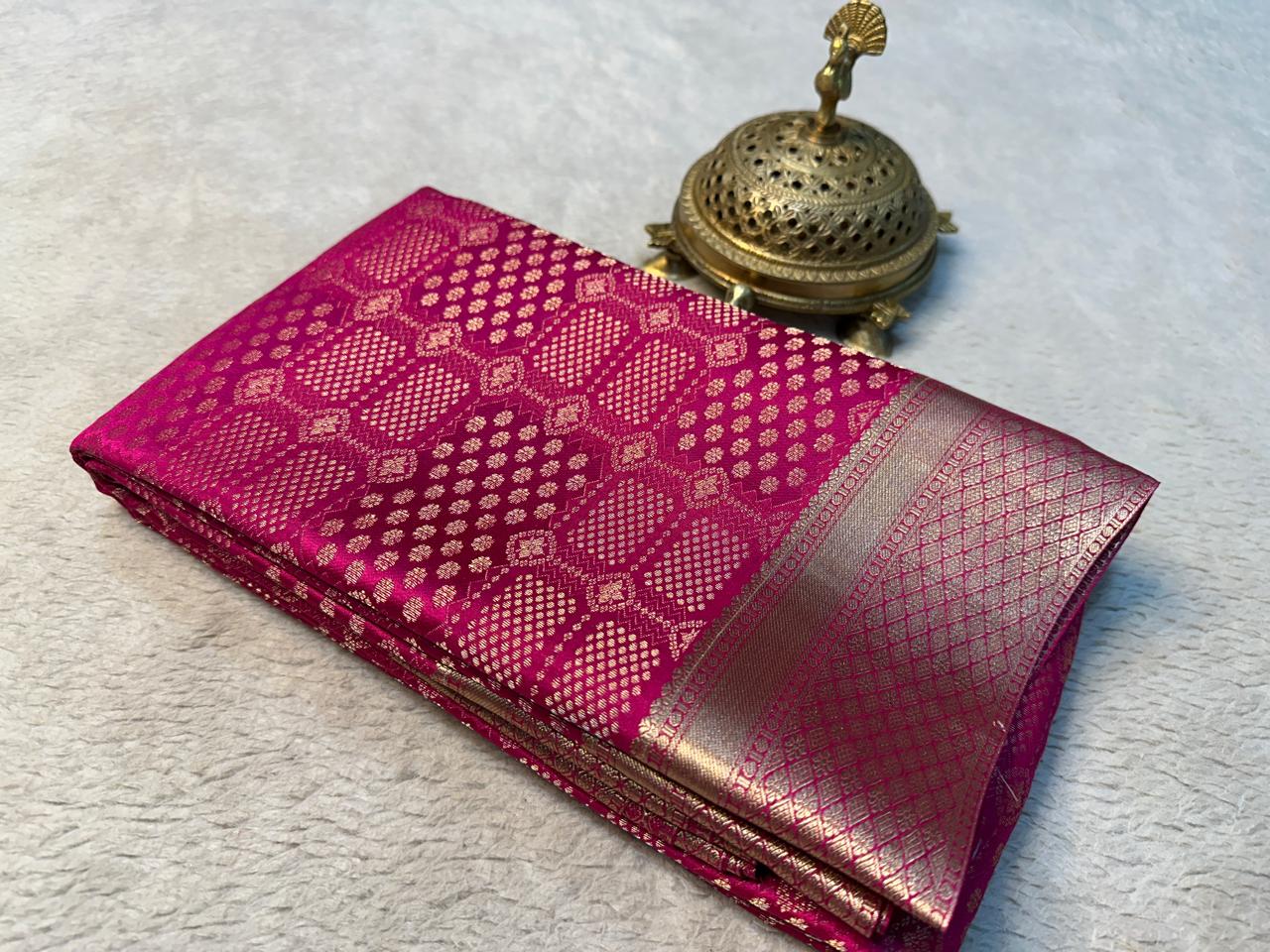 Exclusive Bridal Brocade Silk Saree with Opulent Rich Pallu – Timeless Elegance
