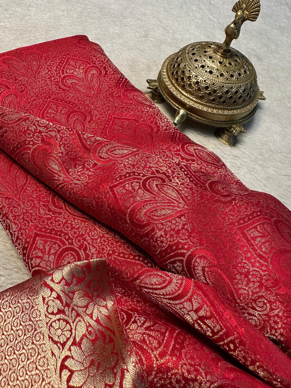Luxurious Brocade Silk Saree for Brides – Radiant Pallu & Regal Weave