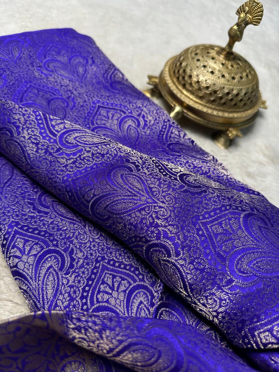 Luxurious Brocade Silk Saree for Brides – Radiant Pallu & Regal Weave