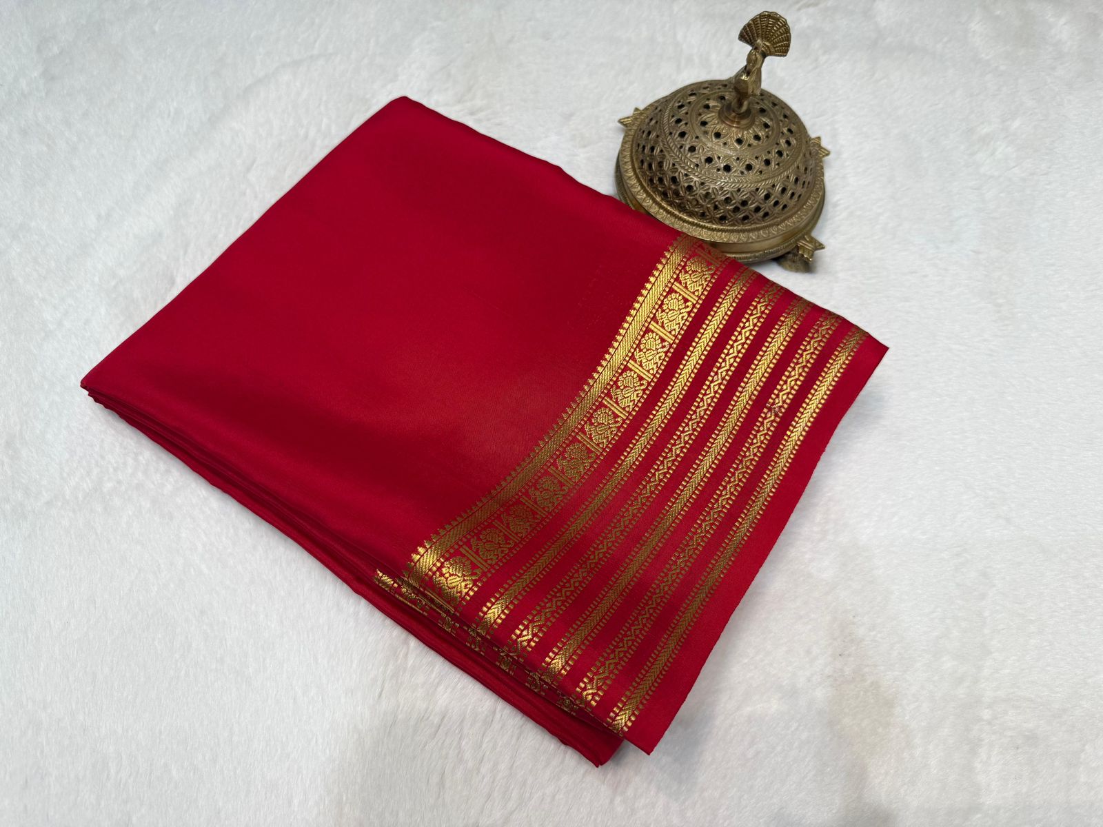 Semi-Soft Mysore Silk Sarees with Traditional Peacock Lines Border – Beautiful Solid Colors