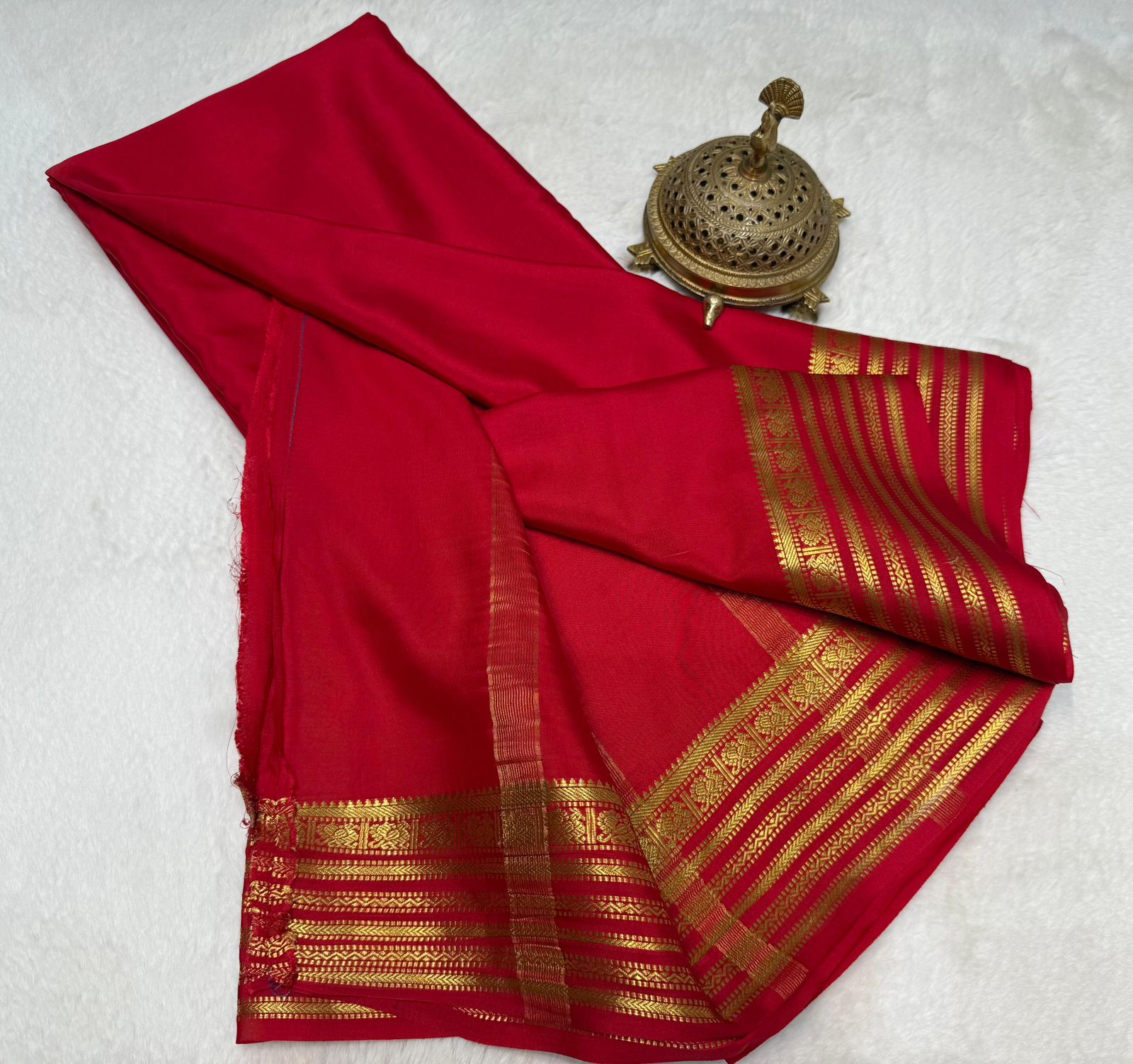 Semi-Soft Mysore Silk Sarees with Traditional Peacock Lines Border – Beautiful Solid Colors