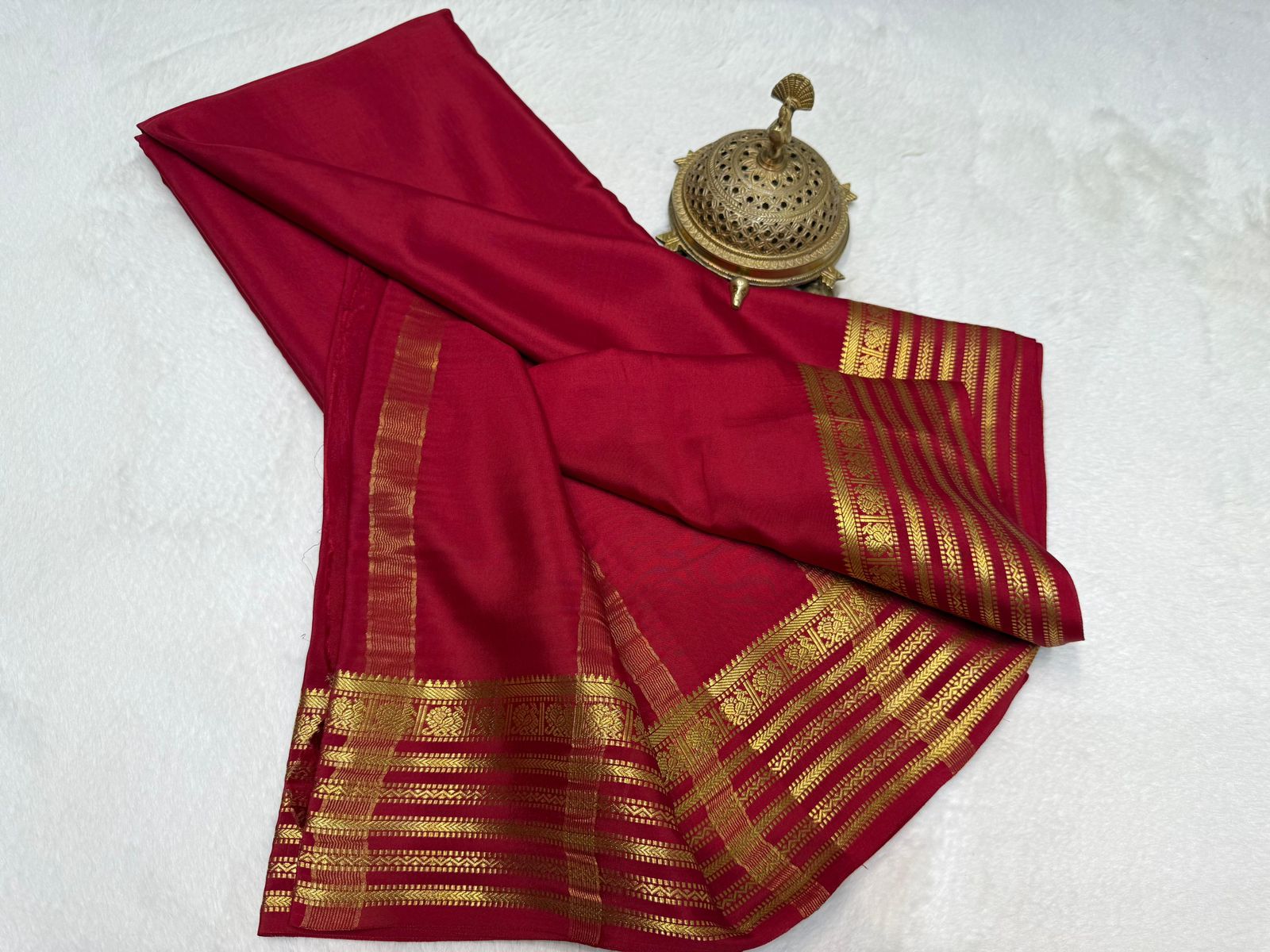 Semi-Soft Mysore Silk Sarees with Traditional Peacock Lines Border – Beautiful Solid Colors