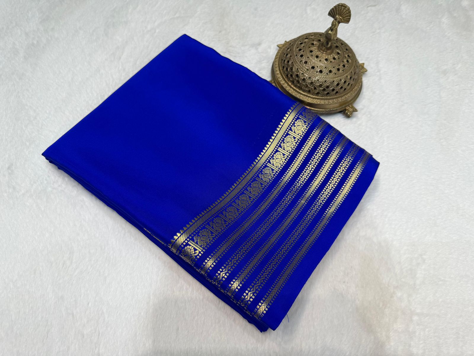 Semi-Soft Mysore Silk Sarees with Traditional Peacock Lines Border – Beautiful Solid Colors