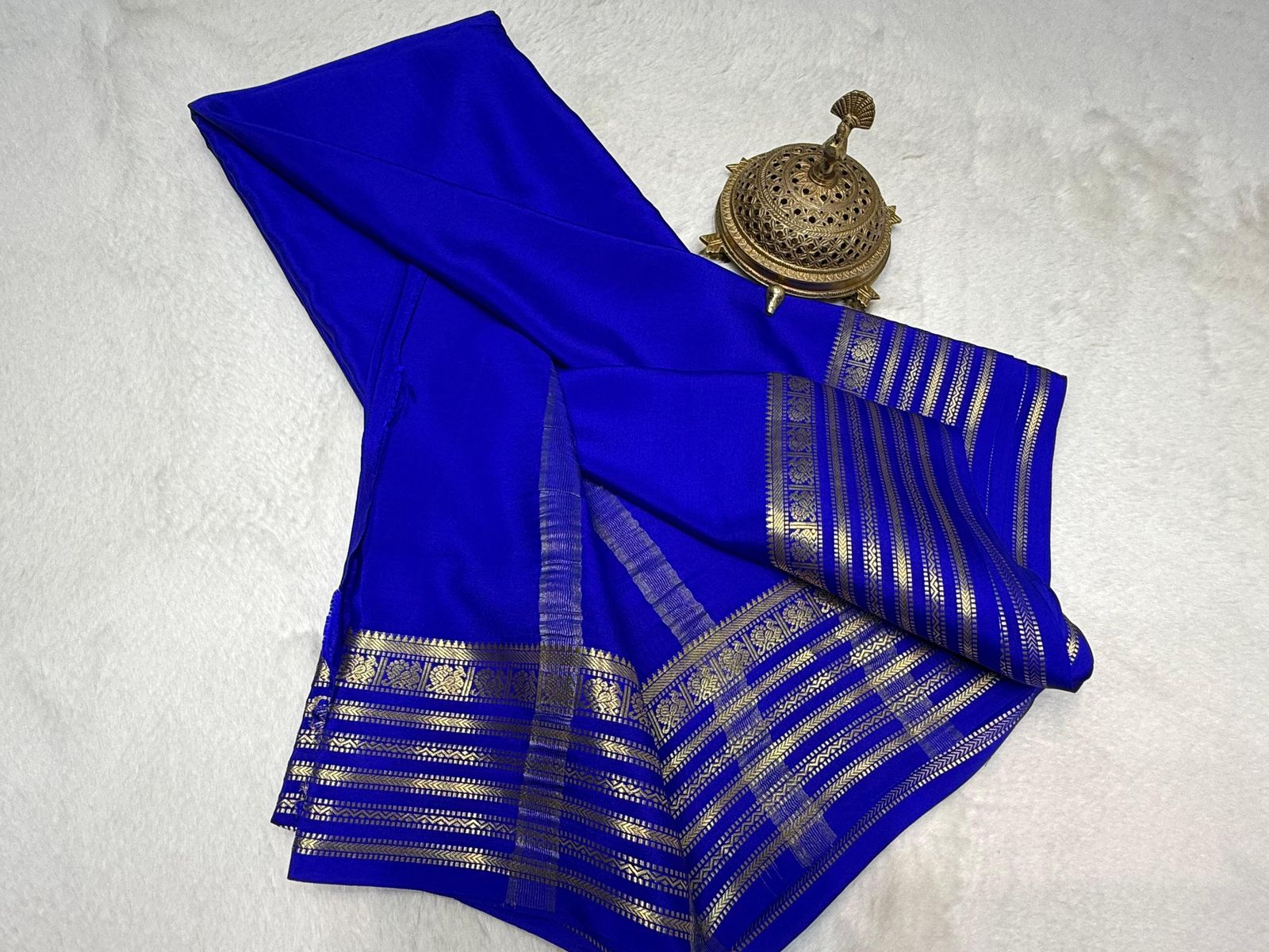 Semi-Soft Mysore Silk Sarees with Traditional Peacock Lines Border – Beautiful Solid Colors