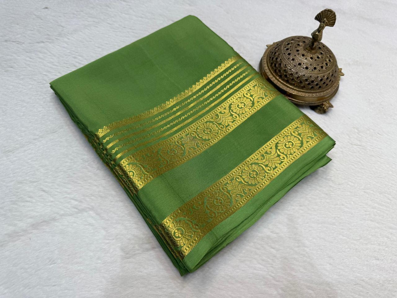 Rich Floral Bentex border with Rich pallu in beautiful solid colours