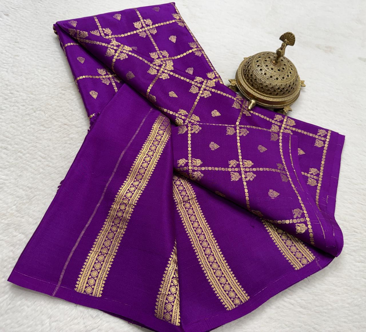 Exclusive Soft Silk Saree | Borderless Checks Pattern with Elephant & Peacock Buttas | Self Rich Pallu | 120 GSM | Women's Traditional Wear