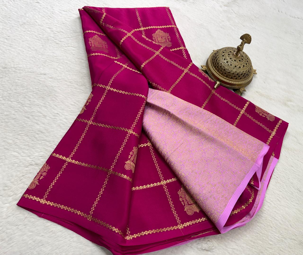 Premium Crepe Silk Saree with Rich Pallu & Peacock Chariot Motifs | 120 GSM Borderless Checks Designer Saree