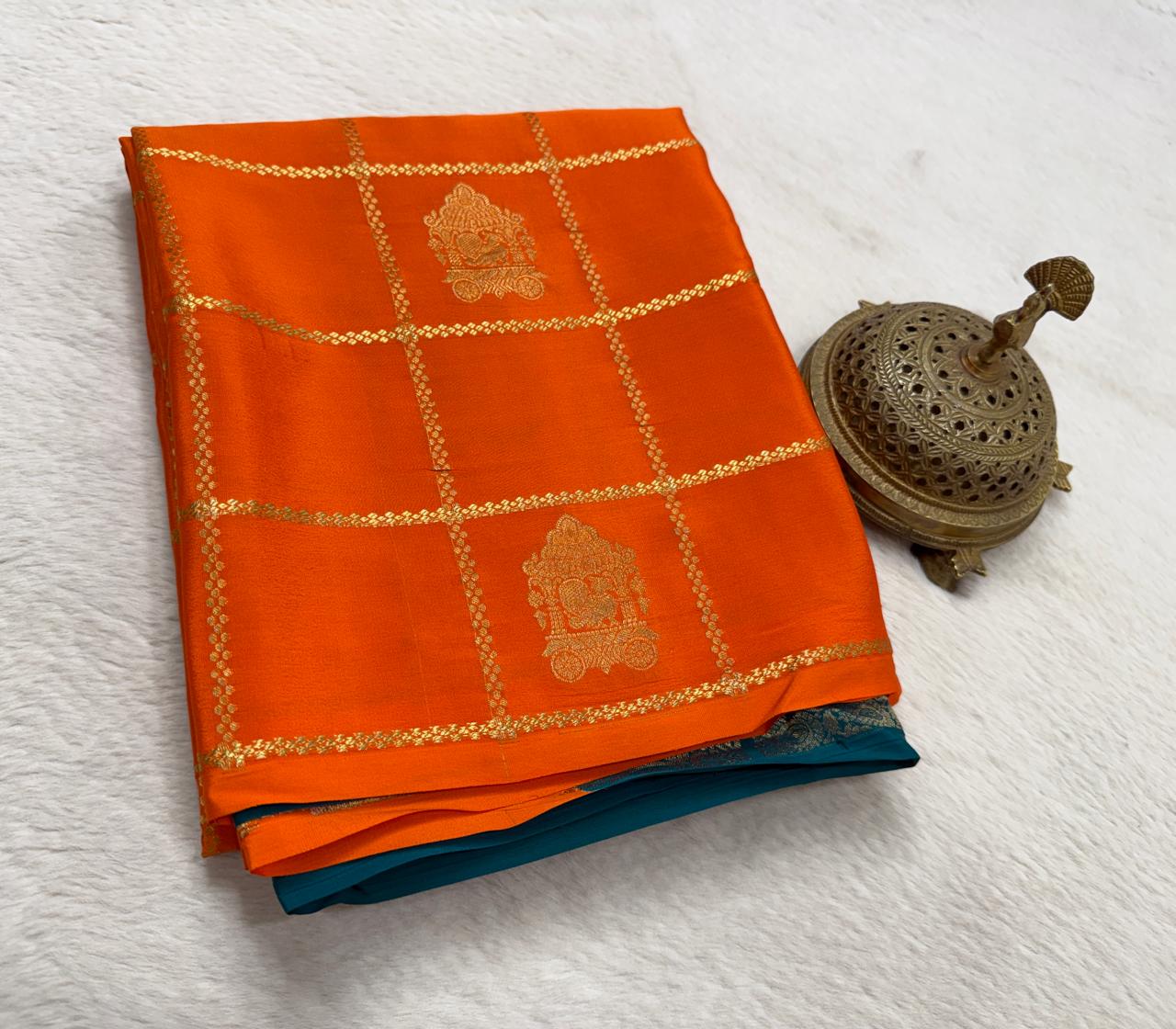 Premium Crepe Silk Saree with Rich Pallu & Peacock Chariot Motifs | 120 GSM Borderless Checks Designer Saree