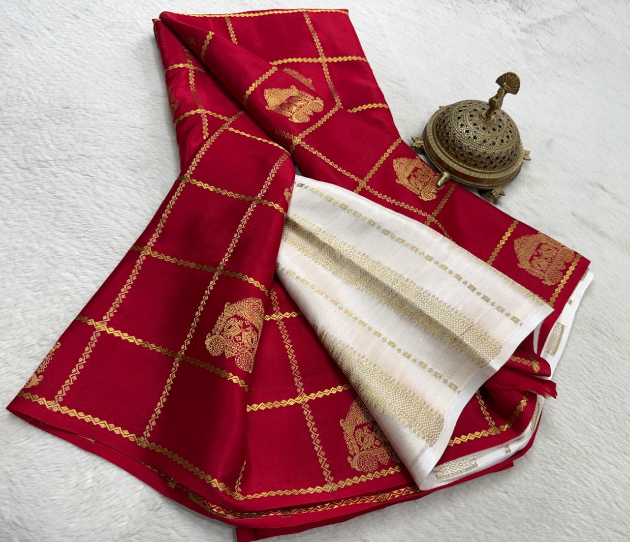 Premium Crepe Silk Saree with Rich Pallu & Peacock Chariot Motifs | 120 GSM Borderless Checks Designer Saree