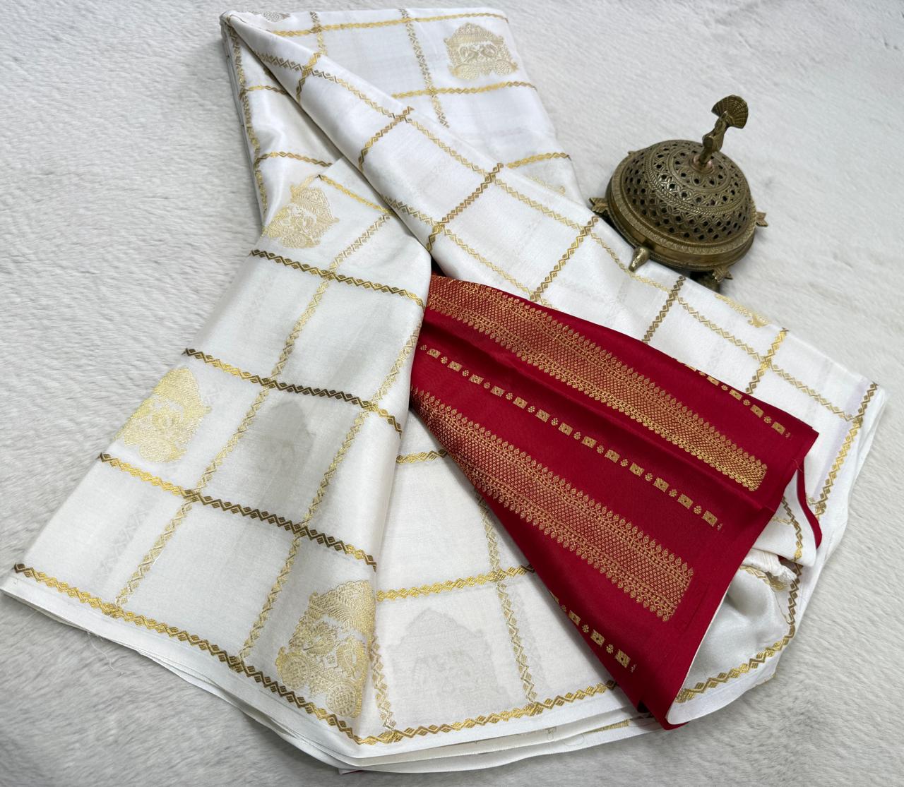 Premium Crepe Silk Saree with Rich Pallu & Peacock Chariot Motifs | 120 GSM Borderless Checks Designer Saree