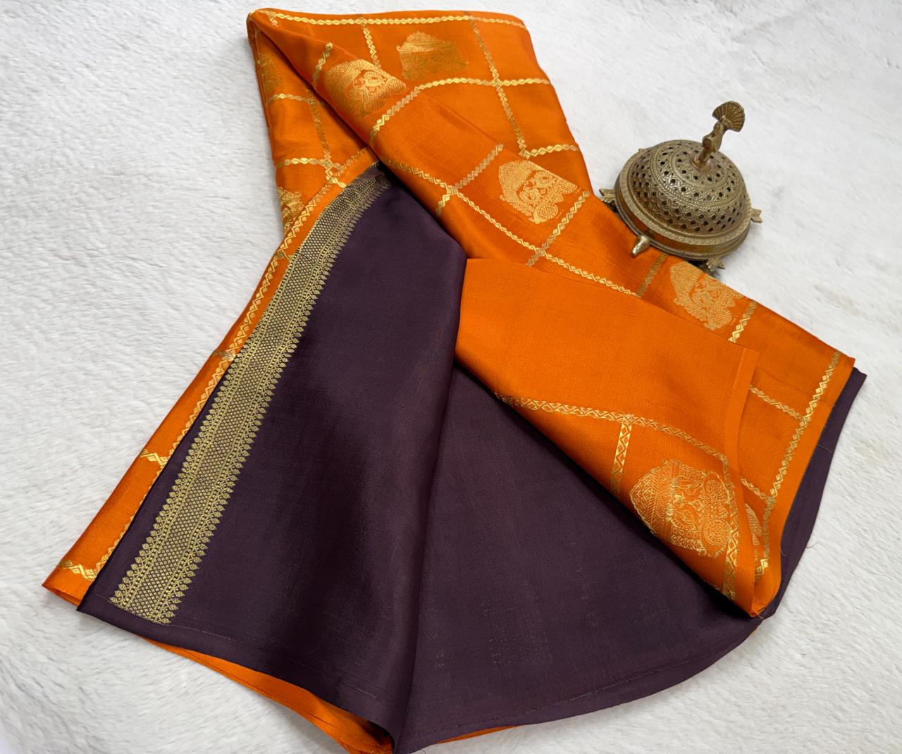 Premium Crepe Silk Saree with Rich Pallu & Peacock Chariot Motifs | 120 GSM Borderless Checks Designer Saree