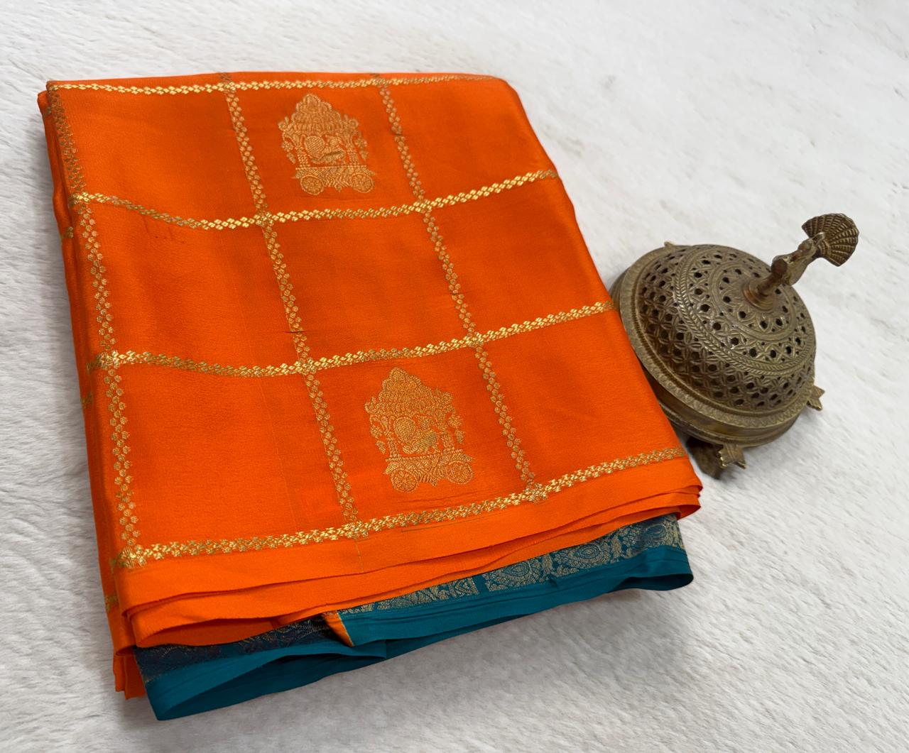 Pure Crepe Silk Saree with Borderless Checks, Chariot & Peacock Motifs | Rich Pallu