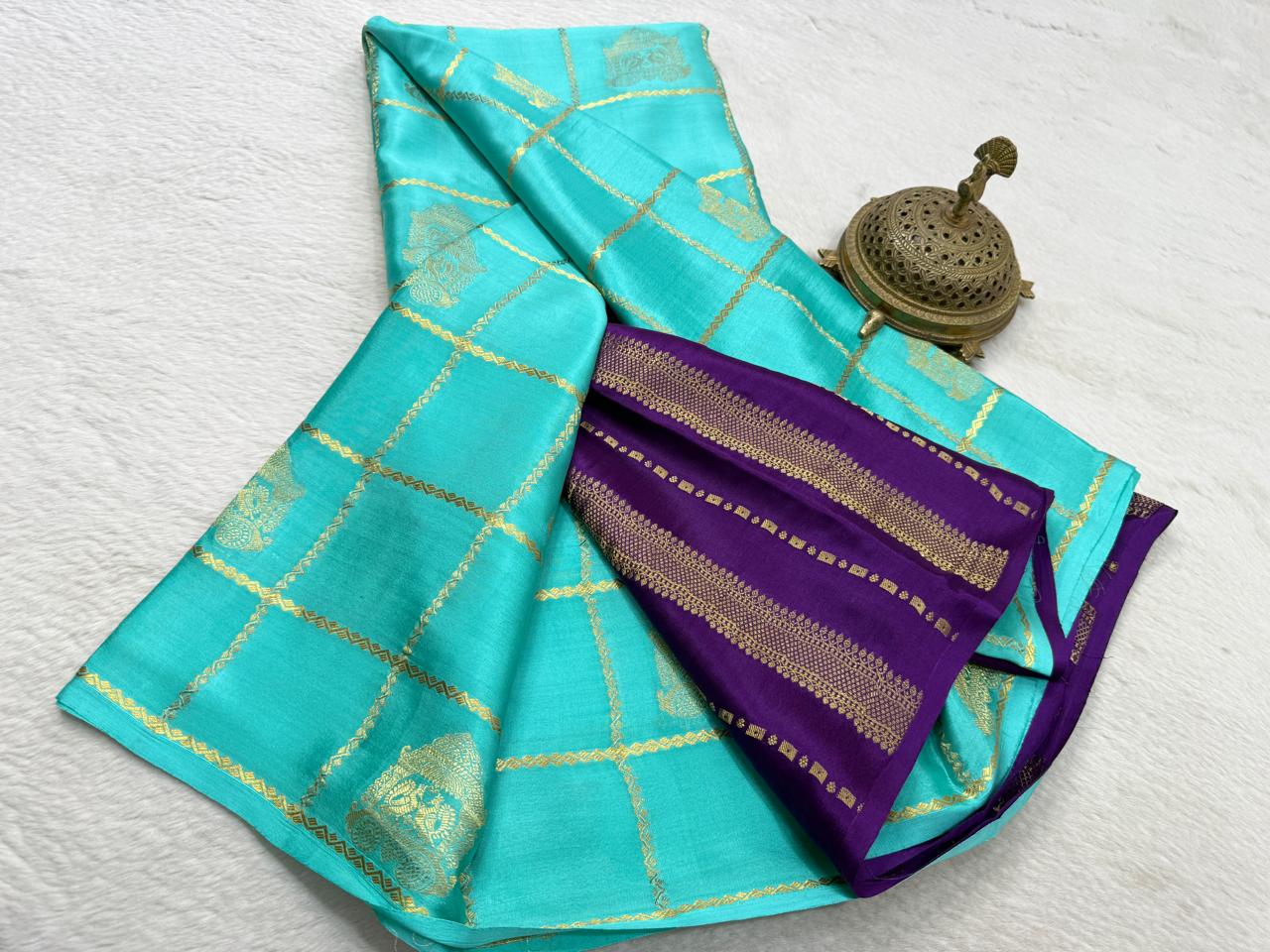 Pure Crepe Silk Saree with Borderless Checks, Chariot & Peacock Motifs | Rich Pallu