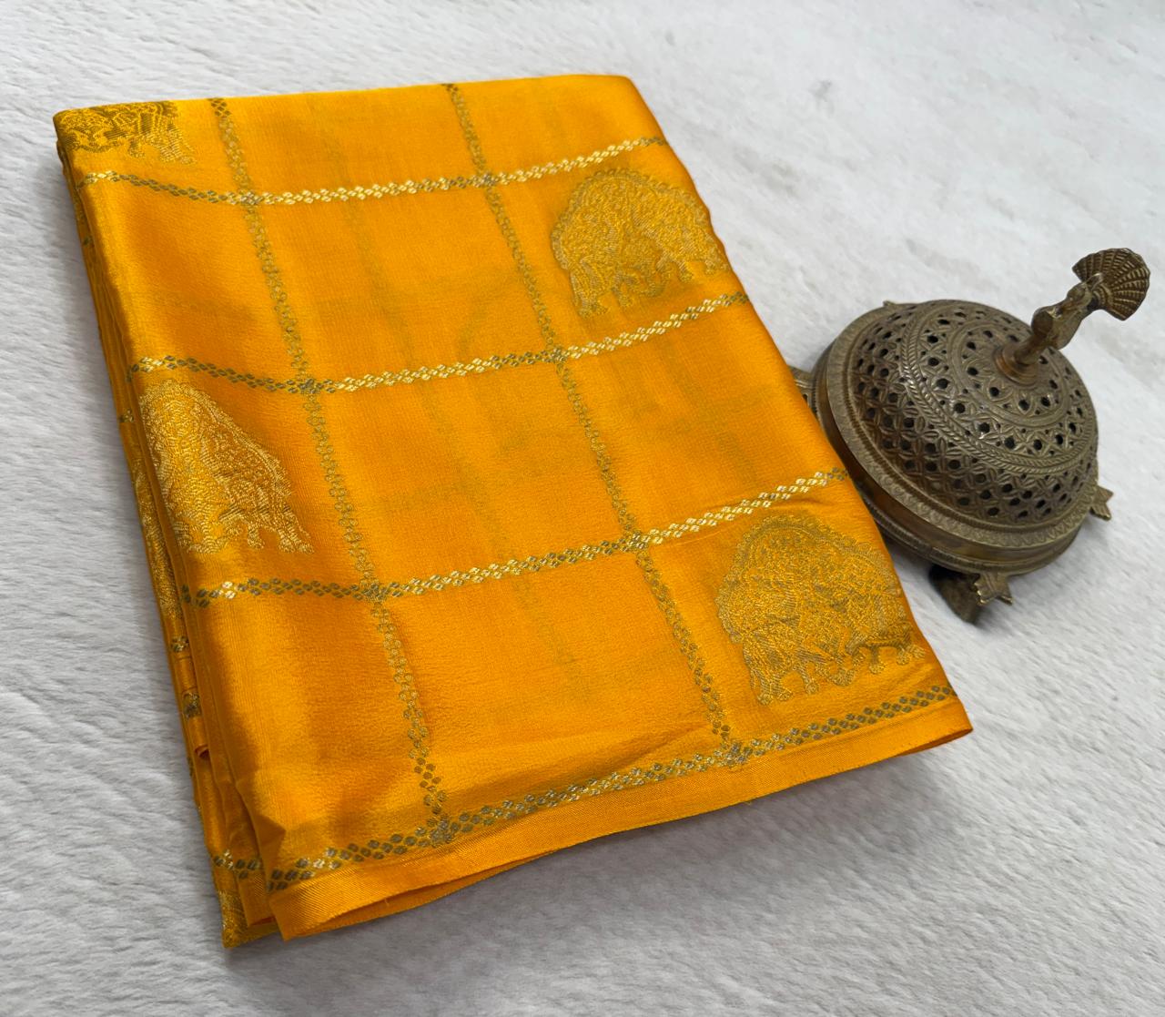 Pure Crepe Silk Saree with Borderless Checks, Chariot & Peacock Motifs | Rich Pallu