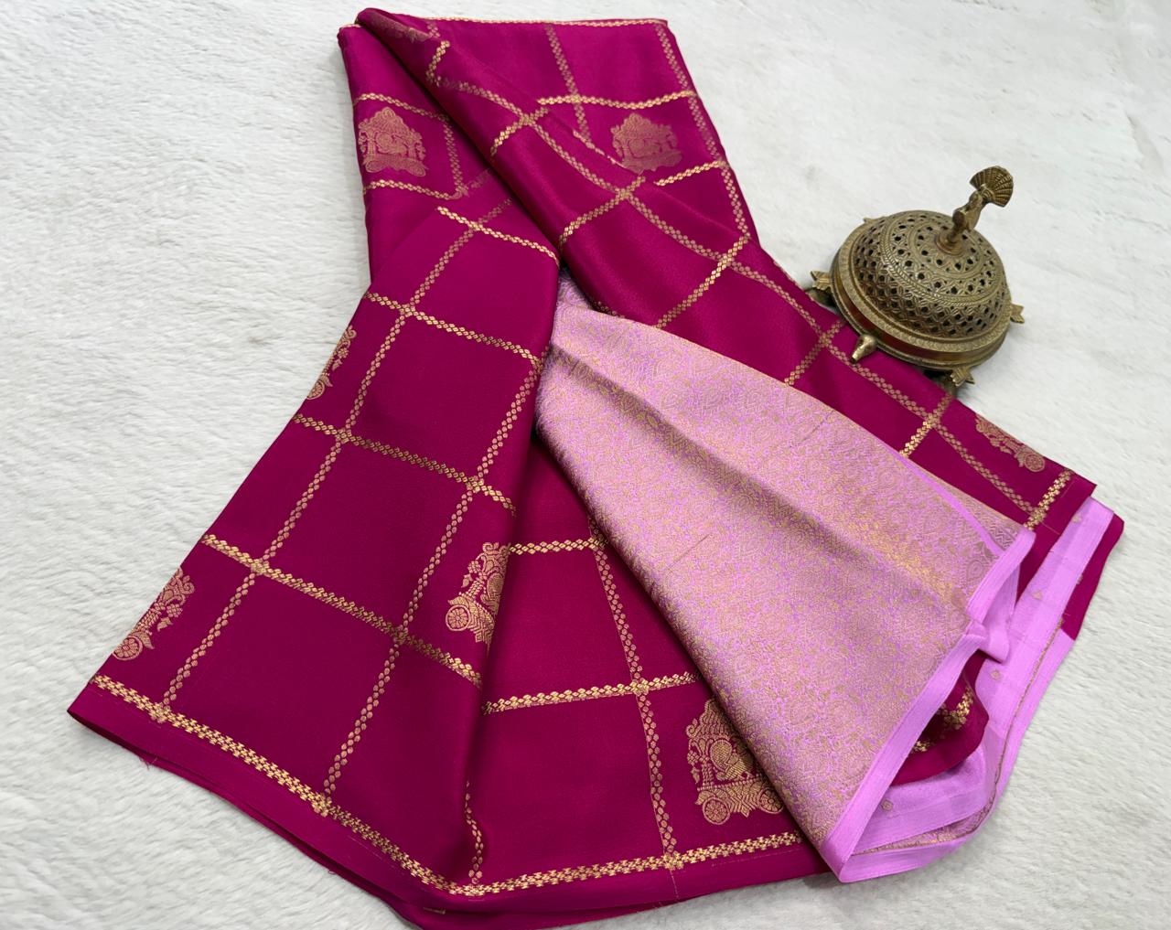 Pure Crepe Silk Saree with Borderless Checks, Chariot & Peacock Motifs | Rich Pallu