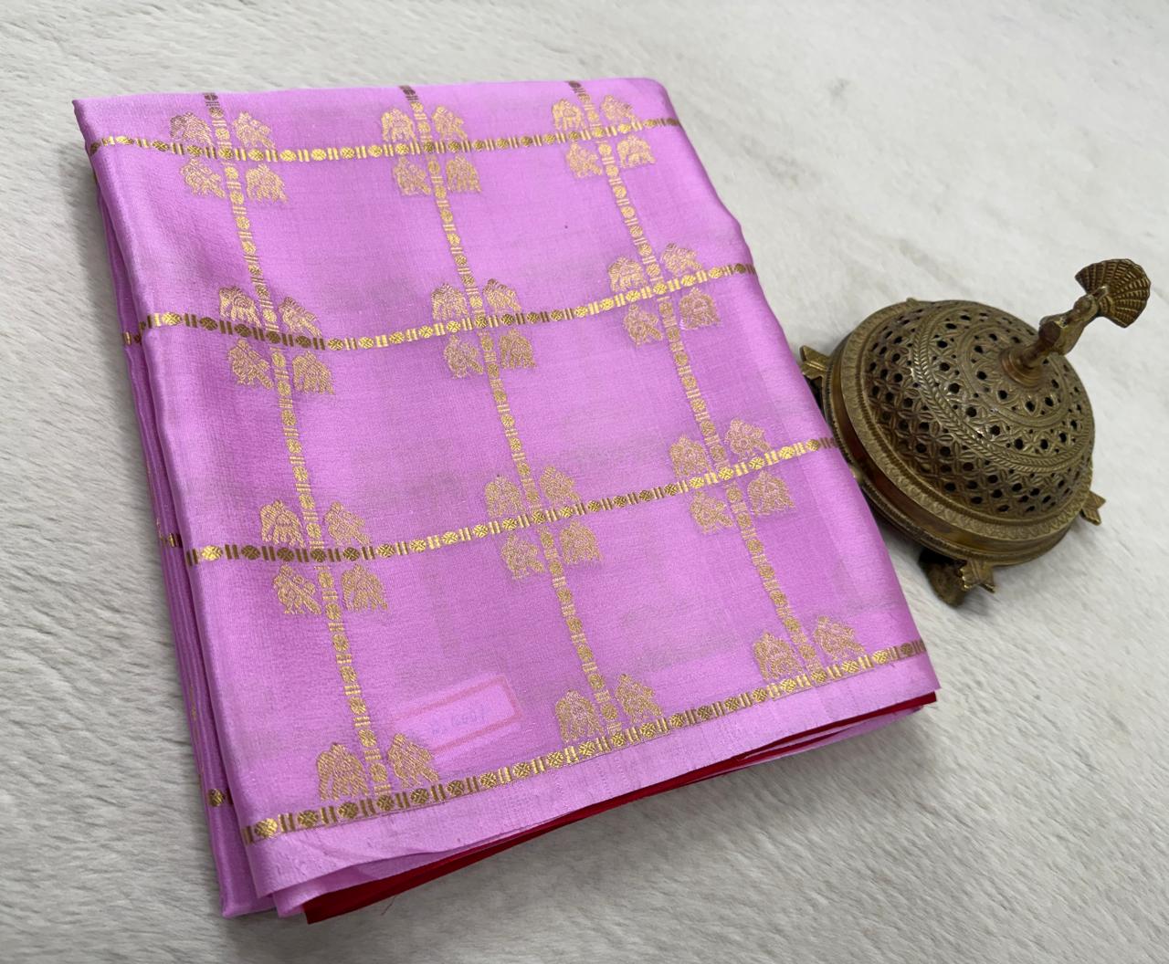 Pure Crepe Silk Saree with Borderless Checks, Chariot & Peacock Motifs | Rich Pallu