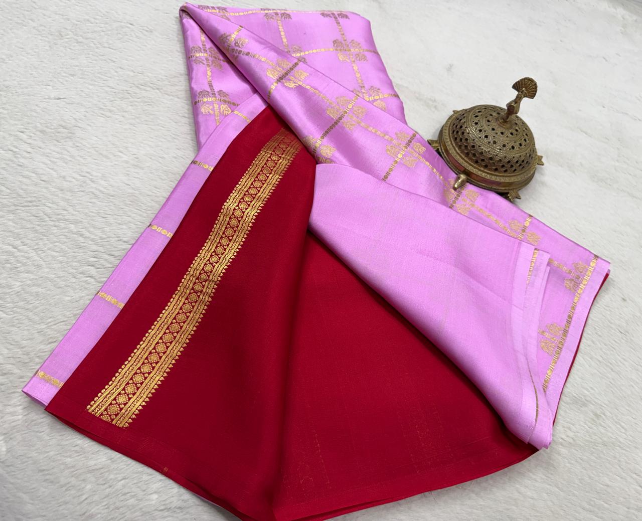 Pure Crepe Silk Saree with Borderless Checks, Chariot & Peacock Motifs | Rich Pallu
