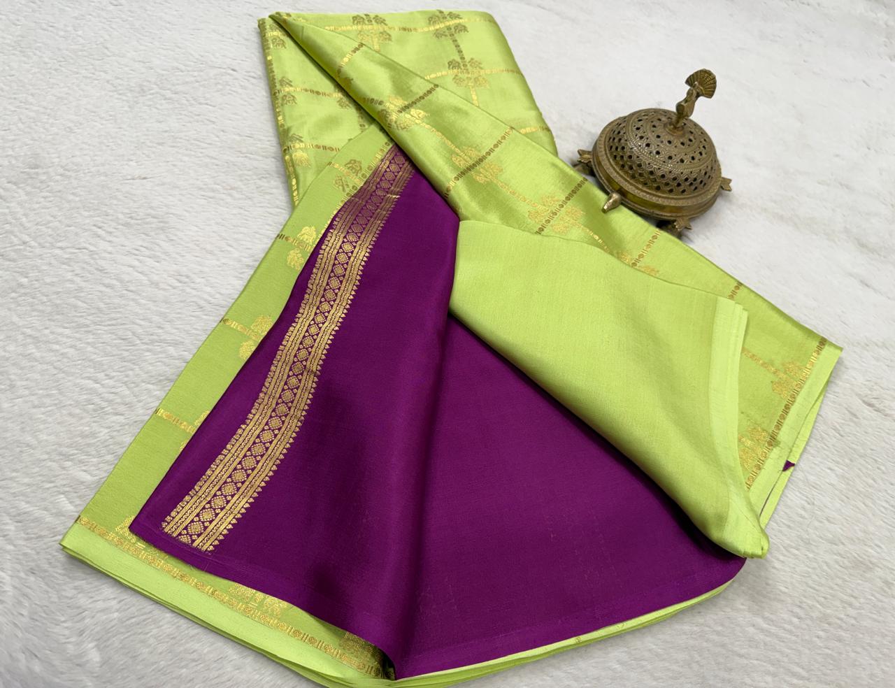 Pure Crepe Silk Saree with Borderless Checks, Chariot & Peacock Motifs | Rich Pallu