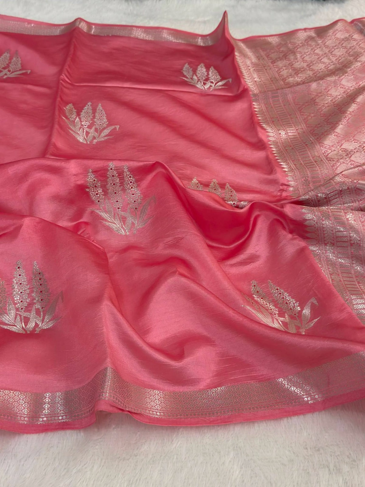 Pure Banaras Moonga Silk Saree – Raw Mango Style | Elegant Traditional Saree