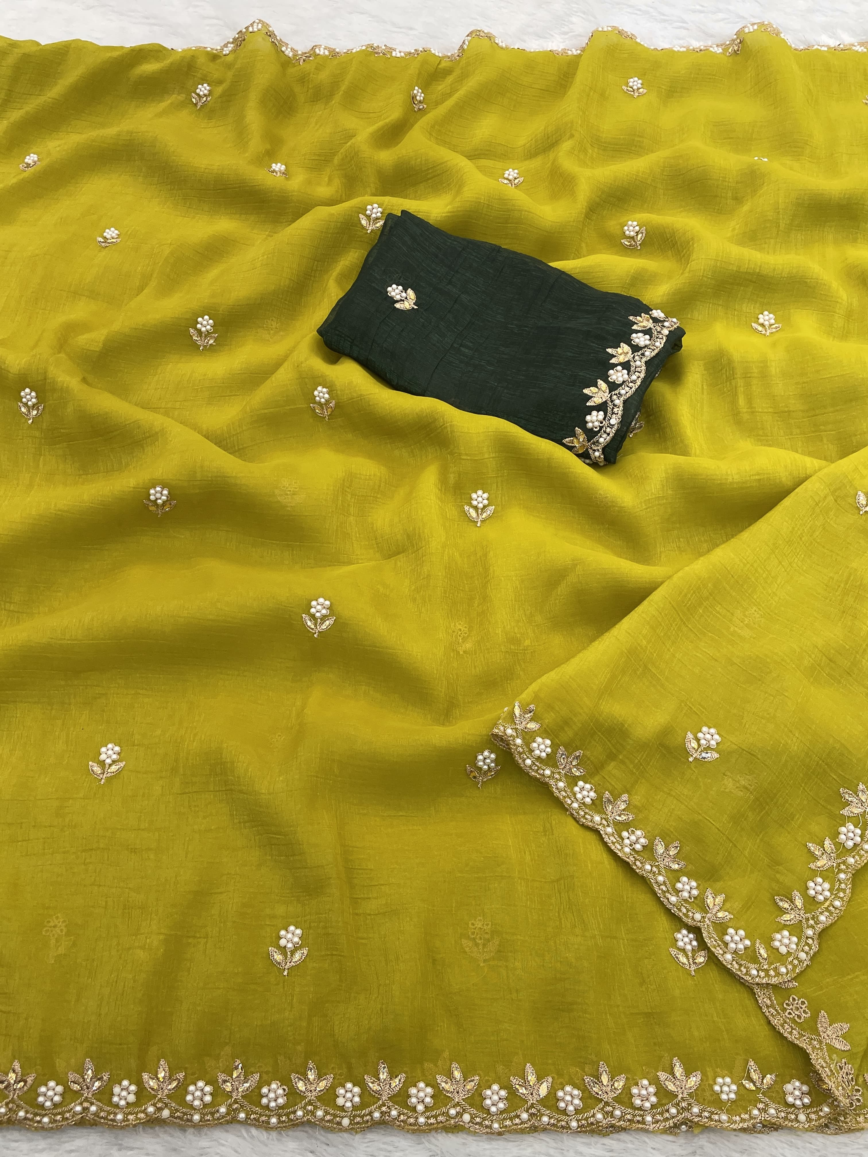 An Ode to Tradition: Embroidered Saree with a Contemporary Twist