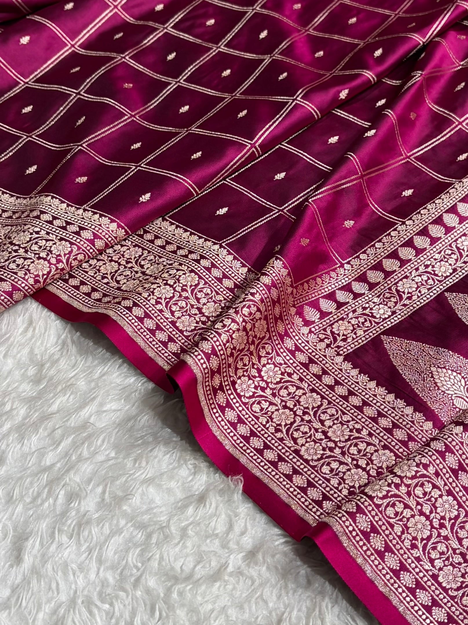 Banarasi Floral Border Mashru Silk Saree Black | Rupa Sona Jacquard Saree