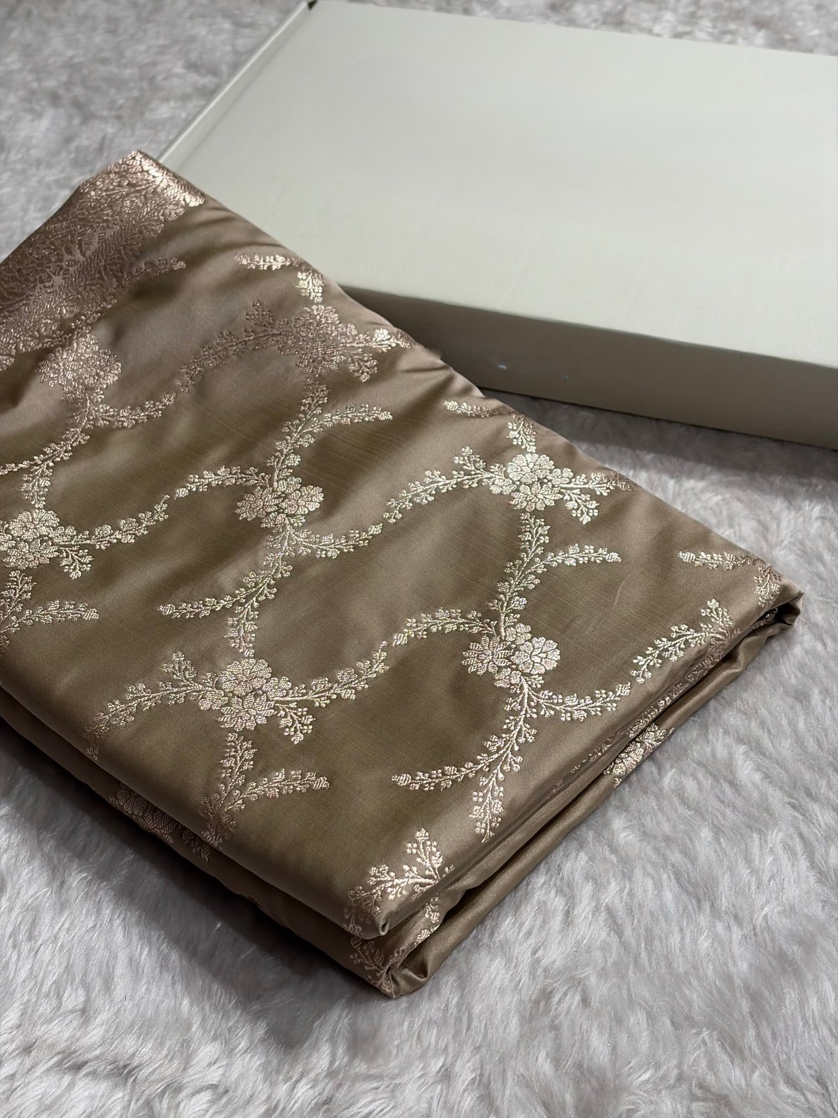 Banarasi Mashru Silk Saree with Floral Scalloped Border & Rupa Sona Motifs