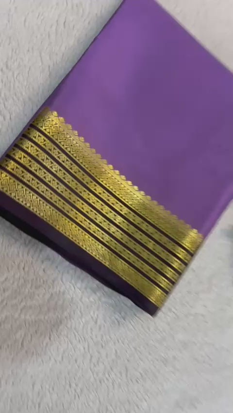 Load video: Timeless Grace: Handwoven Kanchipuram Silk Saree with Ornate Zari Work