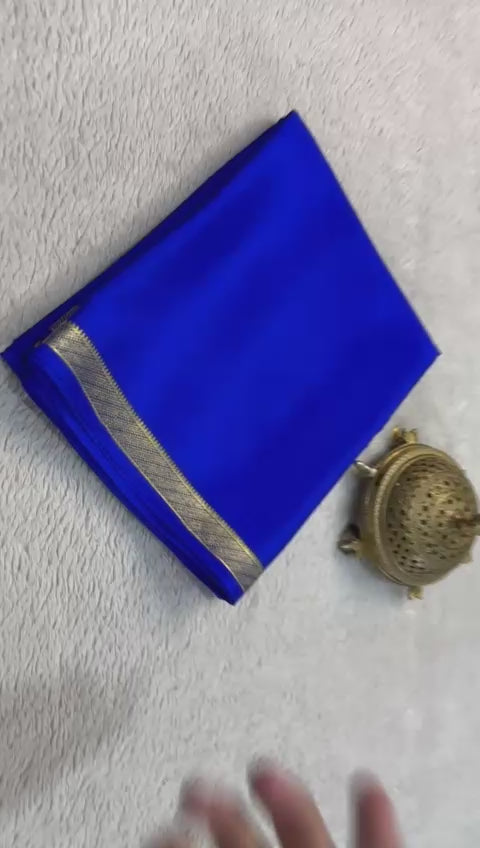 Load video: Elegant Simplicity: Beautiful Solid Colors with Small Border and Line Pallu