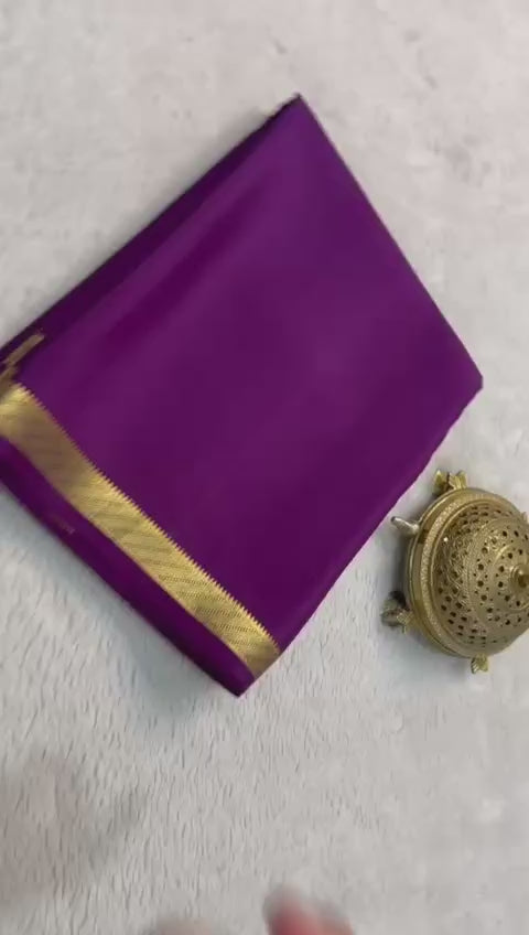 Load video: Elegant Simplicity: Beautiful Solid Colors with Small Border and Line Pallu