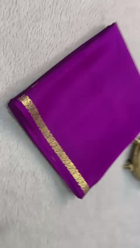 Load video: Timeless Beauty: Exquisite Line Pallu and Small Borders in Solid Colors