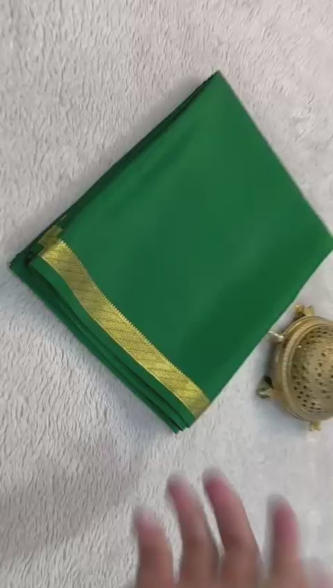 Load video: Elegant Simplicity: Beautiful Solid Colors with Small Border and Line Pallu